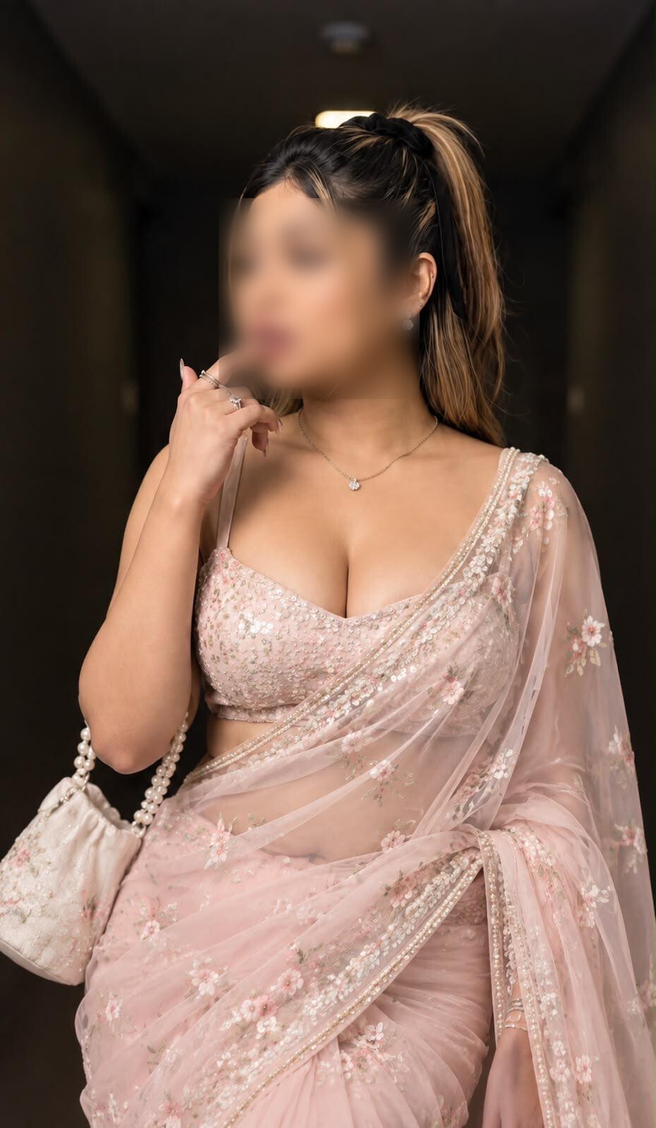 Elise — verified foreign escort profile